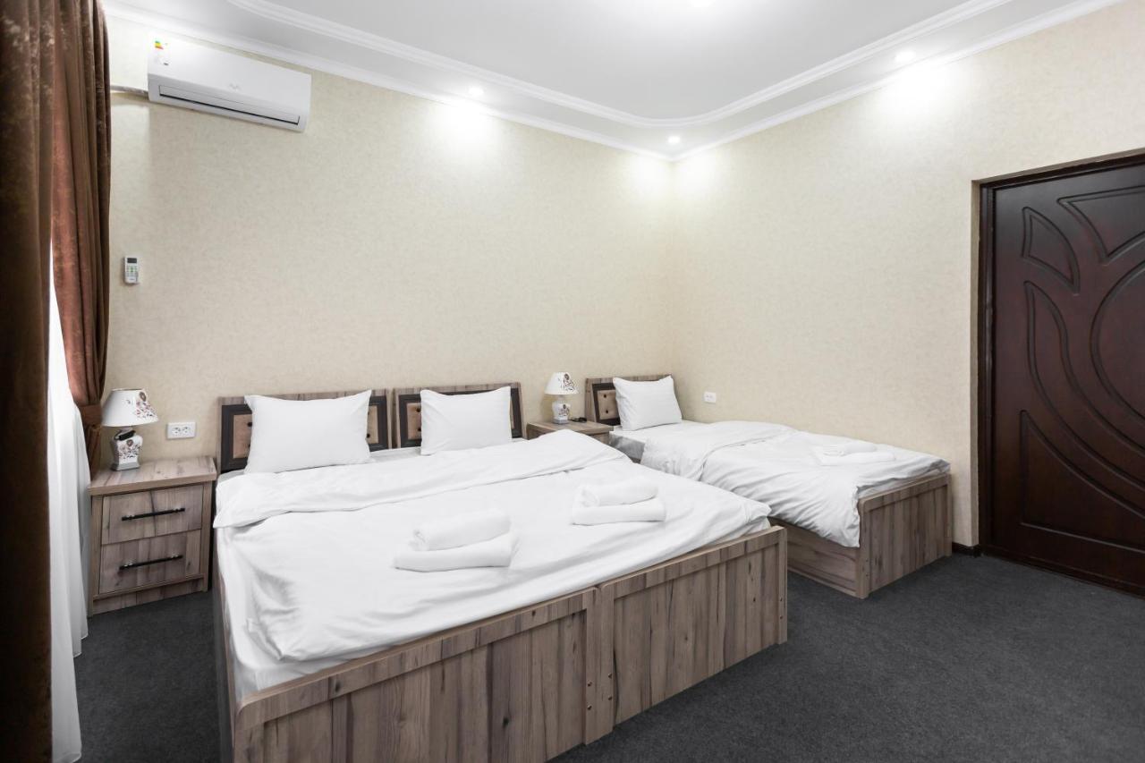 Light Hotel Tashkent Esterno foto