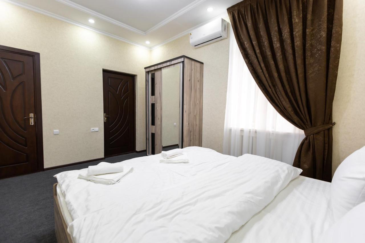 Light Hotel Tashkent Esterno foto