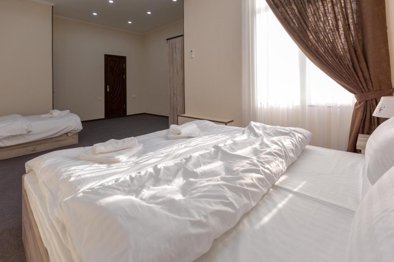 Light Hotel Tashkent Esterno foto