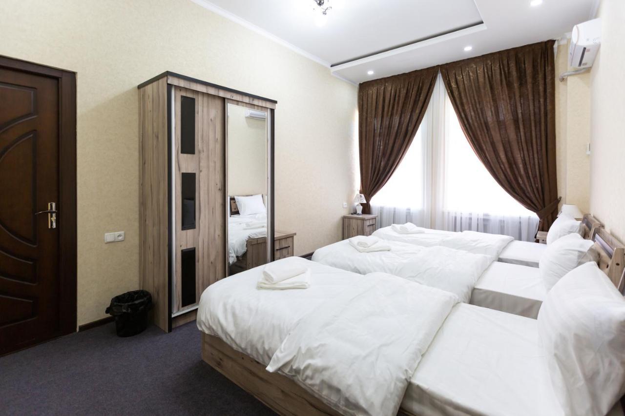 Light Hotel Tashkent Esterno foto