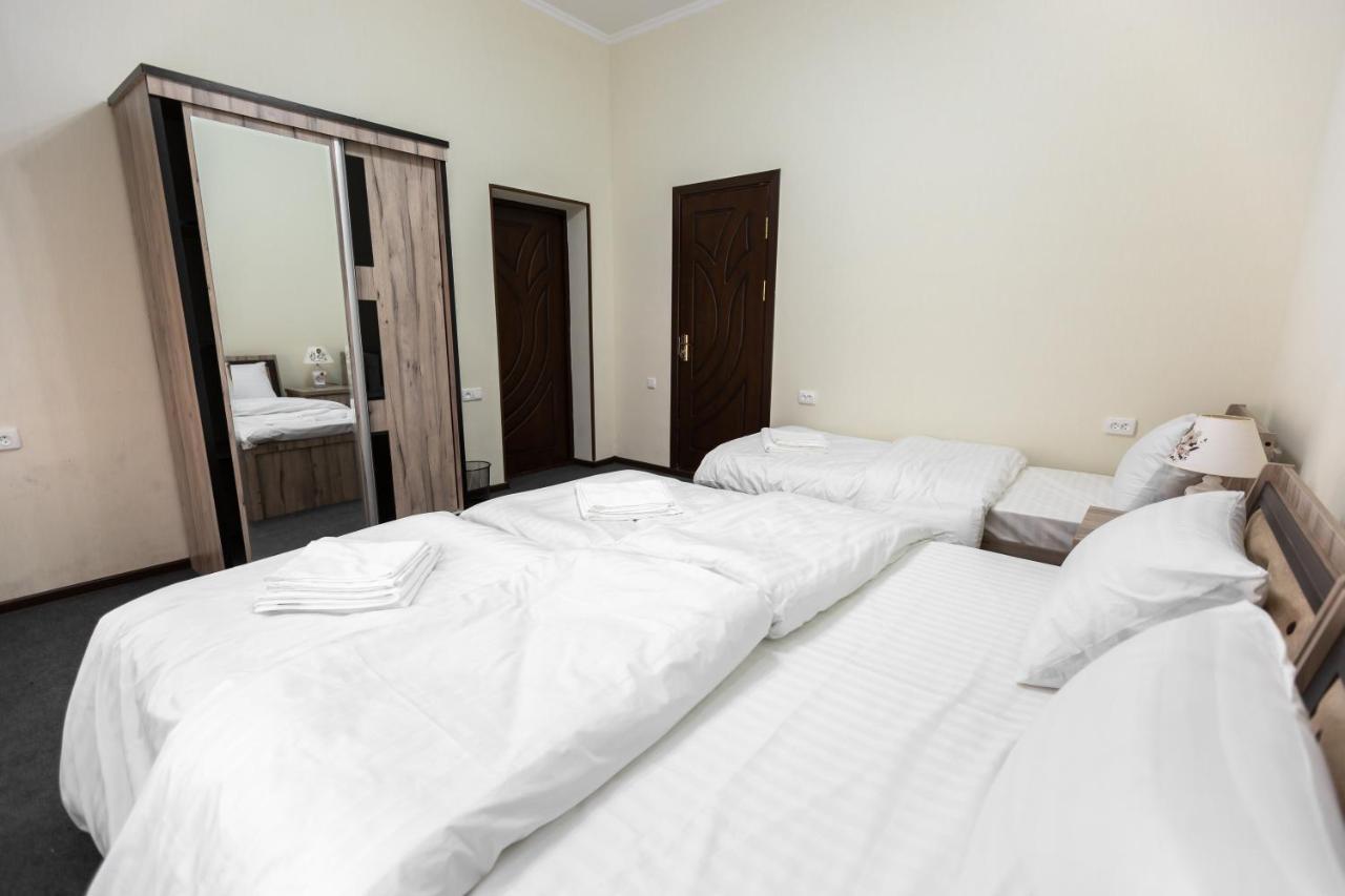 Light Hotel Tashkent Esterno foto