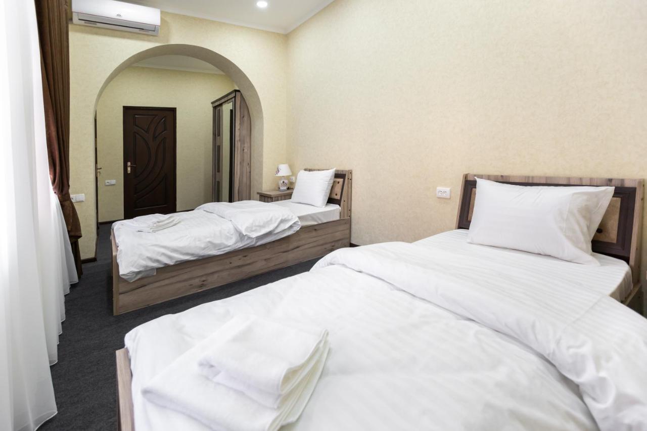 Light Hotel Tashkent Esterno foto