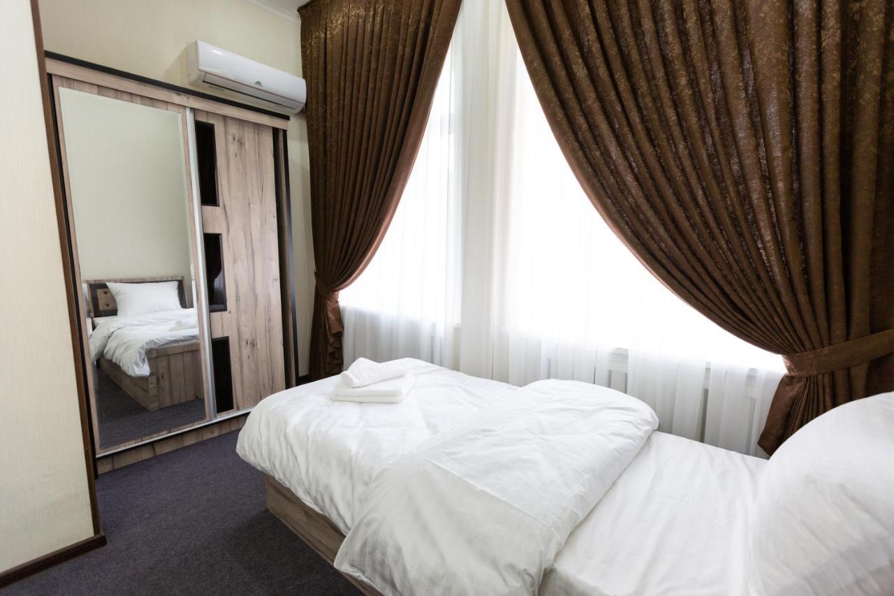 Light Hotel Tashkent Esterno foto