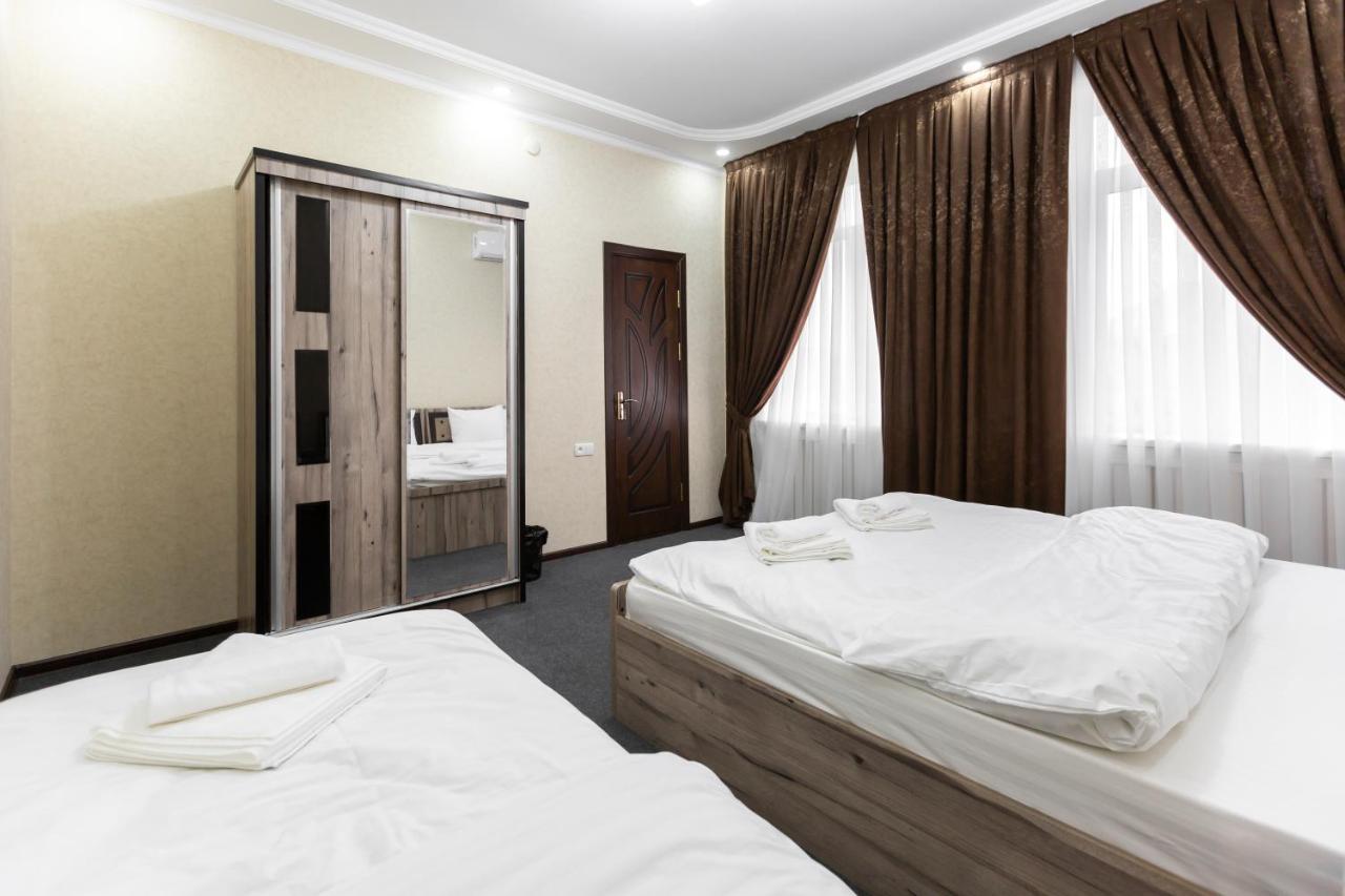Light Hotel Tashkent Esterno foto