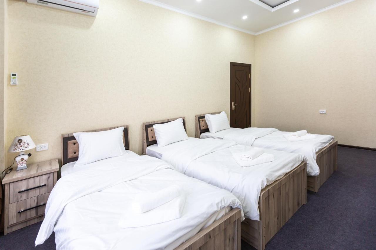 Light Hotel Tashkent Esterno foto