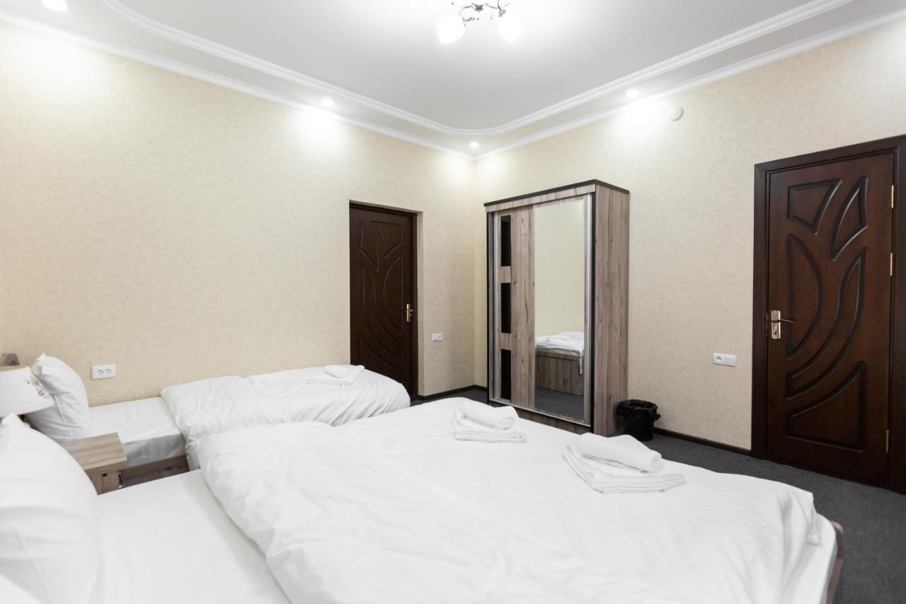 Light Hotel Tashkent Esterno foto