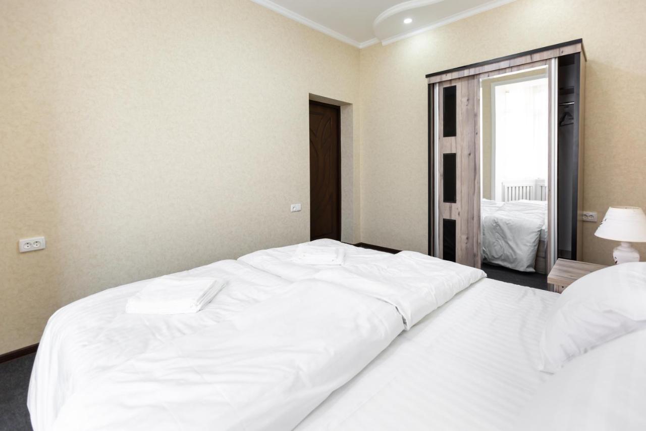 Light Hotel Tashkent Esterno foto
