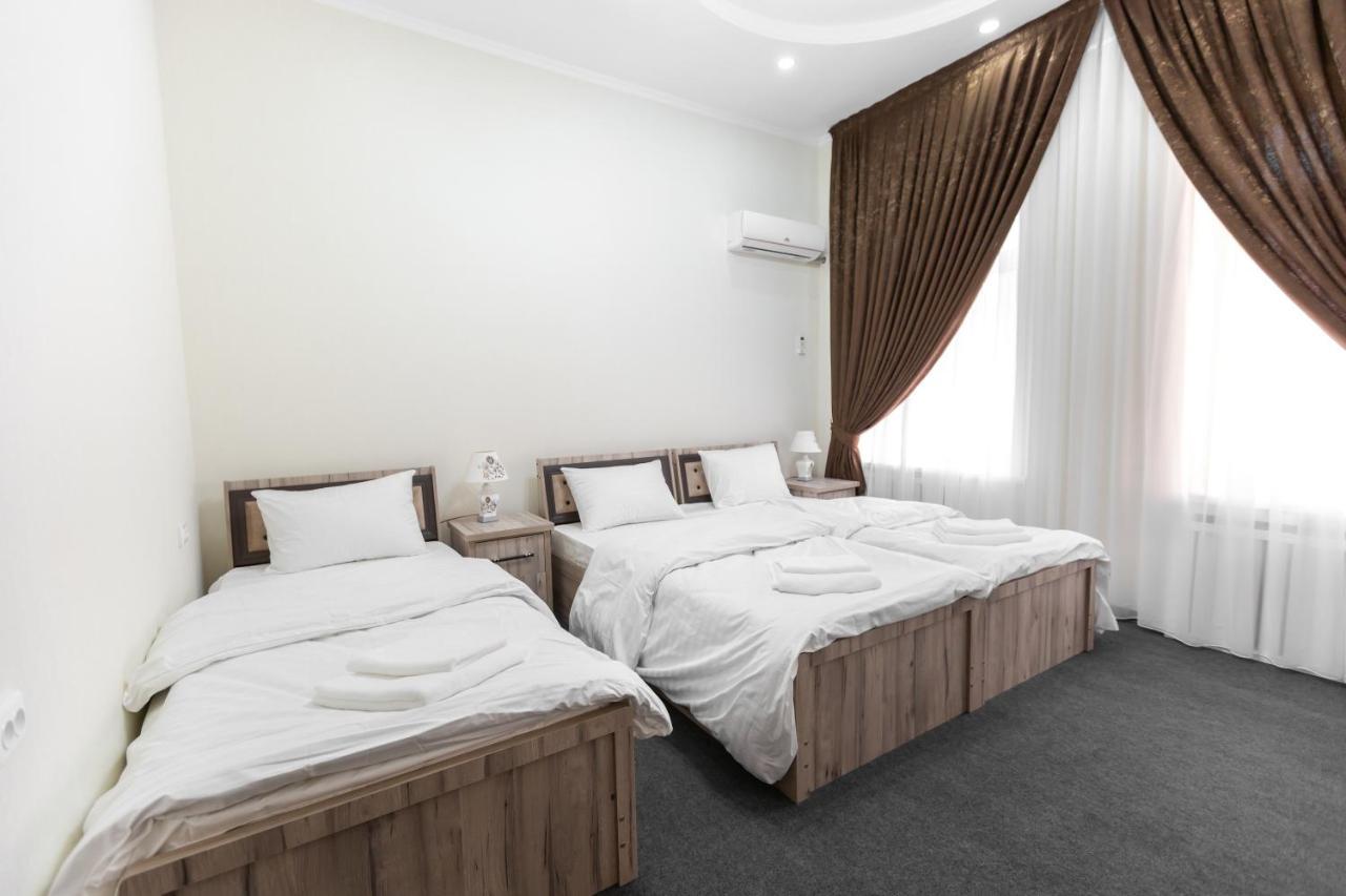 Light Hotel Tashkent Esterno foto