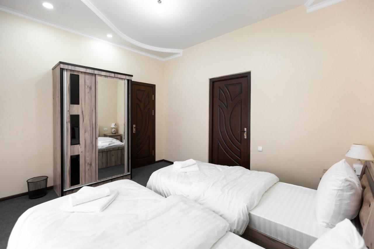 Light Hotel Tashkent Esterno foto